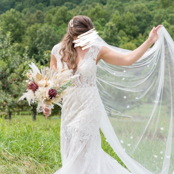 Tara Lauren Isolde Wedding Gown - Picture 2 of 9